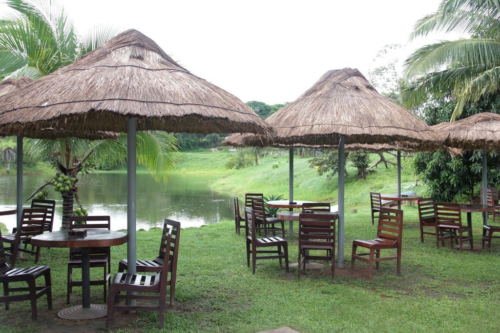 Hotel Vista Lago Santiago Exterior photo
